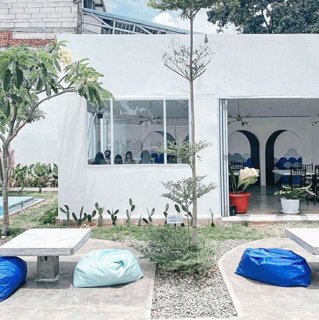 Beautiful Coffee Shop in Shanghai