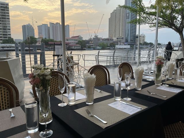 Soul Salt ร้านอาหารและเพนต์บาร์ริมเจ้าพระยา