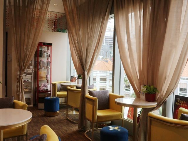 Massage at Carlton Hotel LifeSpa