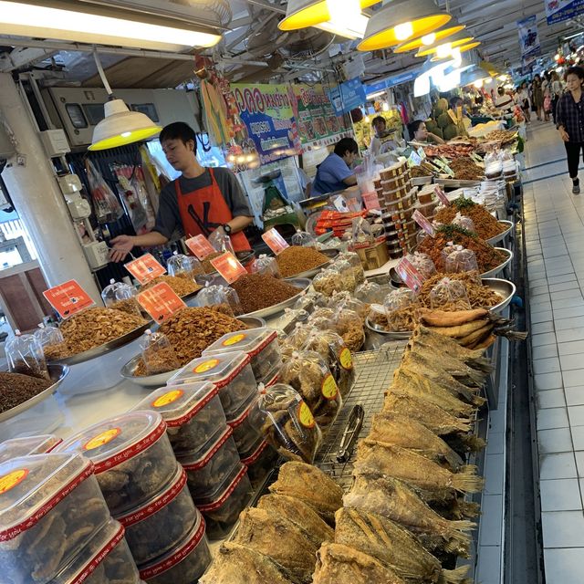 Food shopping at Or Tor Kor Market