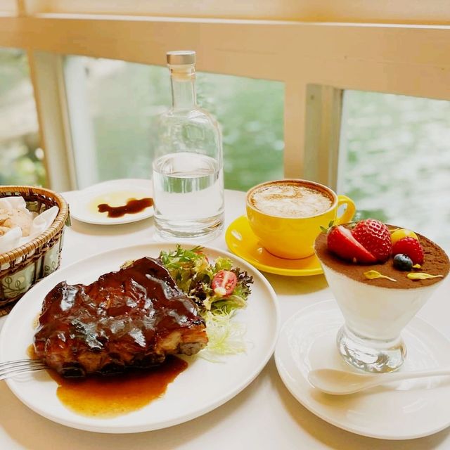  Pondside Restaurant