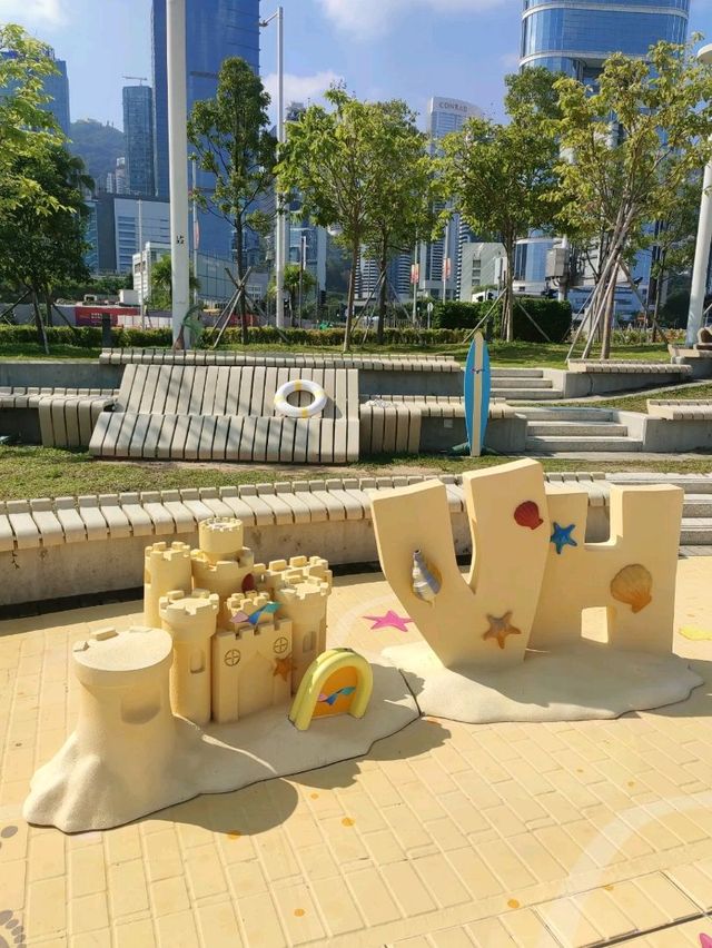 秋高氣爽慢遊中環碼頭海濱長廊
