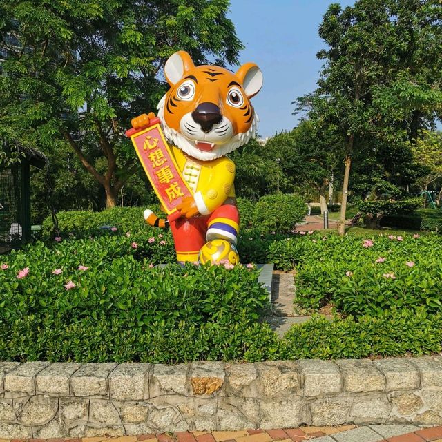 falling for this Seac Pai Van Panda Park