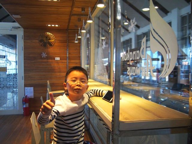 ສະບາຍດີ ຫຼວງພຣະບາງ by Zienn...เที่ยว 