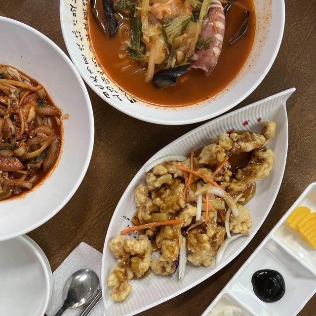 다양한 짬뽕 메뉴가 있는 신평화성짬뽕