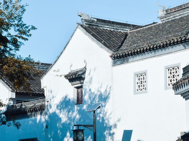 Visiting the ancient town of Tongli 