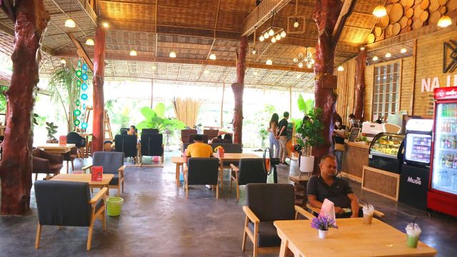 ณ อุบลของฝาก & คาเฟ่พิบูลมังสาหาร