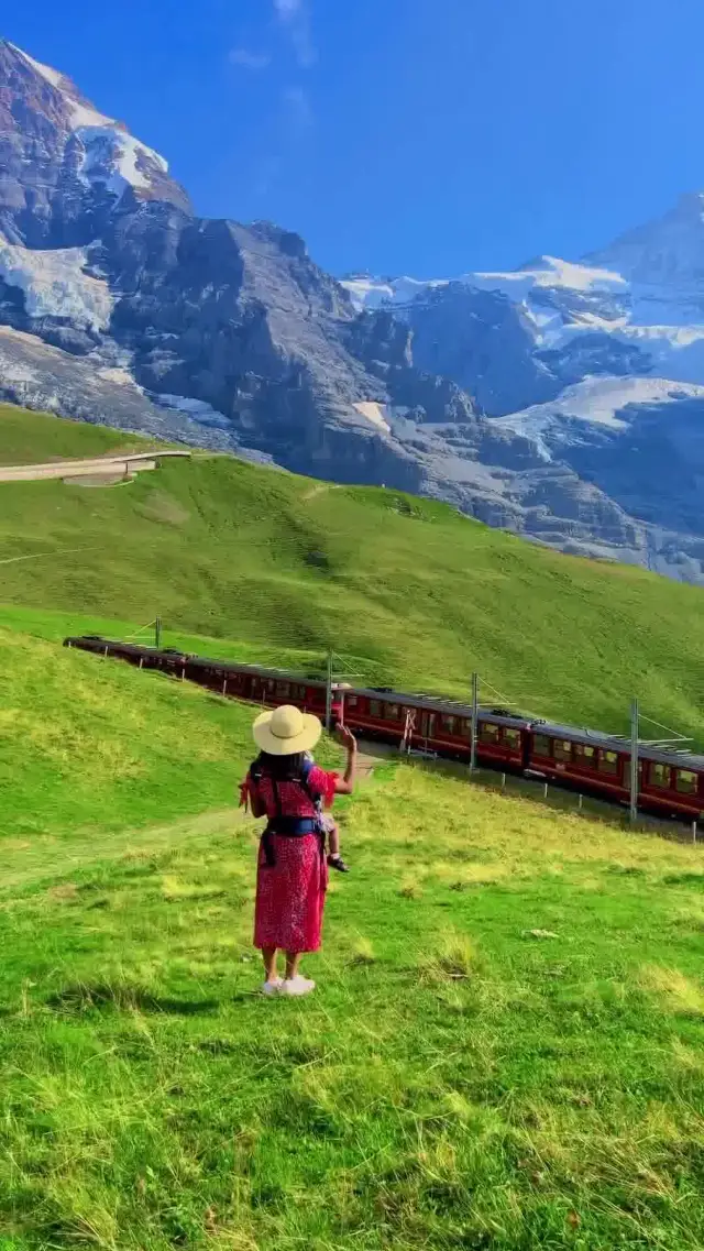 Escape to the Clouds: The Magical Train Ride to Europe's Rooftop at Kleine Scheidegg