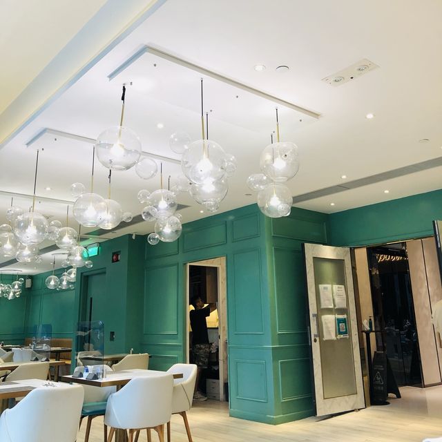 酒店隱蔽的半自助餐