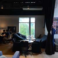 Stylish cafe hiding in Siam square 