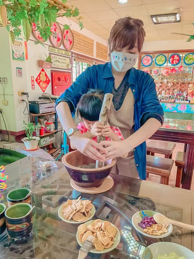 來美濃客家氣息濃厚的擂茶館，喝自己DIY後的擂茶特別好喝