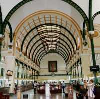 โบสถ์ Notre Dame และตึกไปรษณีย์เก่าแห่งไซง่อน