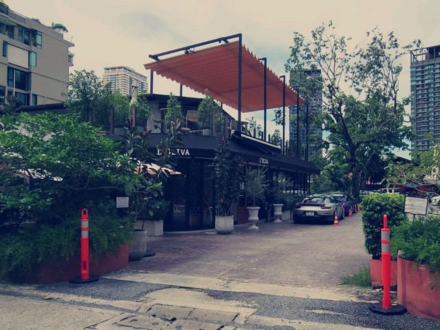 Karaarom酒店旁曼谷著名意大利餐廳 L'Oliva