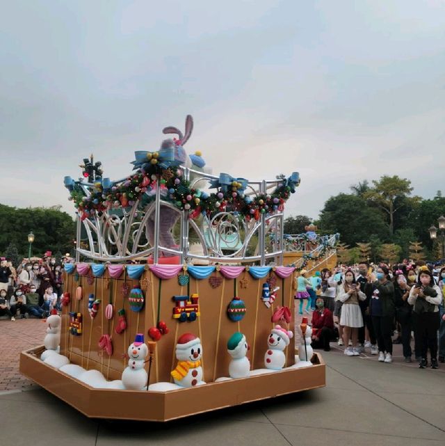 迪士尼樂園飄雪聖誕