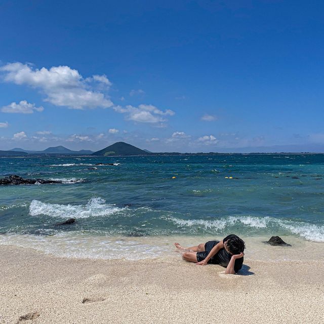 모래가 아닌 산호로 만들어진, 산호해수욕장🌊