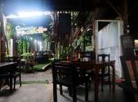 หมูรมควันหอมๆ จานใหญ่ๆ ที่ถลางภูเก็ต