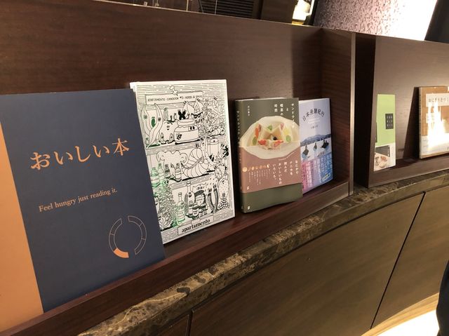 【京都】ホテルのお洒落なライブラリーコーナー