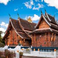 วัดเชียงทอง วัดติดแม่น้ำโขง ที่สวยสุดในหลวงพระบาง