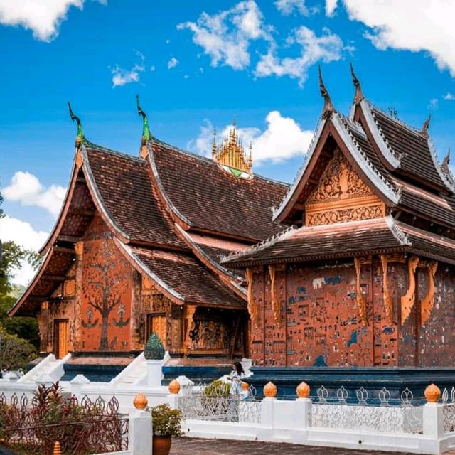วัดเชียงทอง วัดติดแม่น้ำโขง ที่สวยสุดในหลวงพระบาง