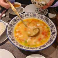 念川居，很中國風格的內部裝修， 川粵式美食！ 