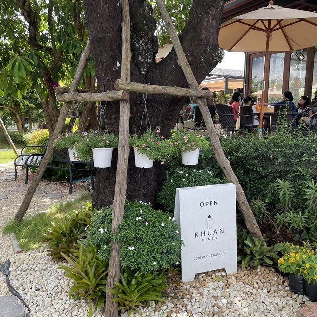 เดอะควนดินสอ คาเฟ่และร้านอาหารบรรยากาศ ดีมากกก