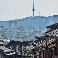 서울 도심 속 전통이 살아 숨쉬는 북촌한옥마을