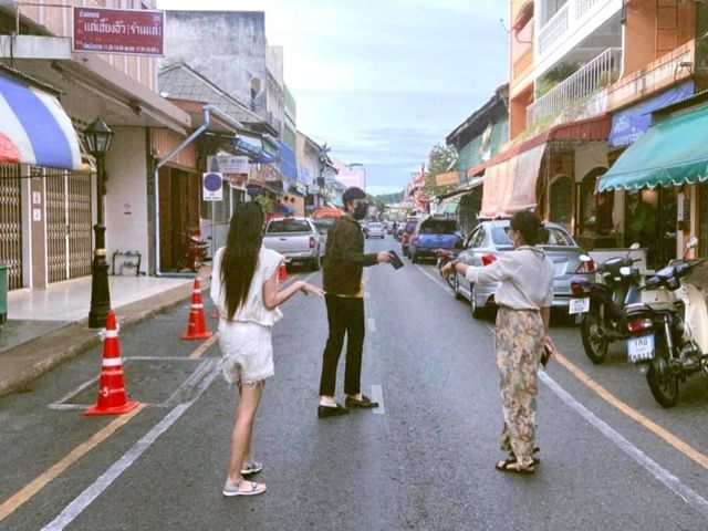 ไอติมโอ่งย่านเมืองเก่า ถ.นางงาม ถ่ายรูปชิคๆ