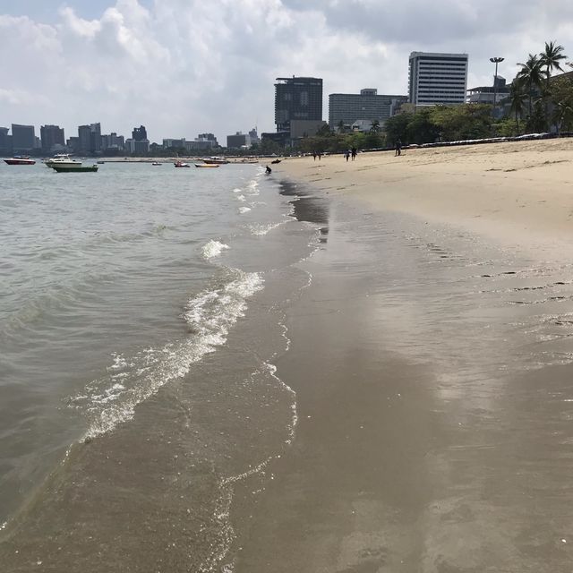 Weekend on the beach, Pattaya 
