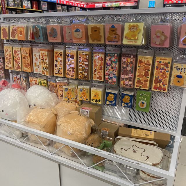 韓国/ソウル【金浦空港】本だけじゃない！？雑貨も文具もある本屋さん📚💕