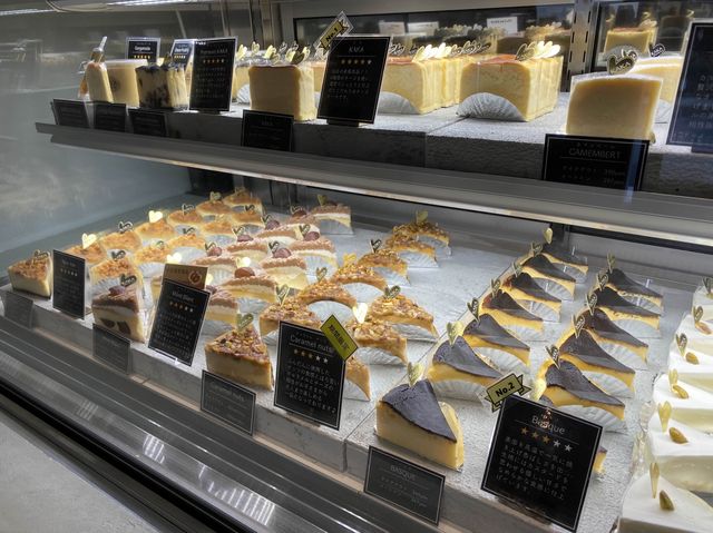 福岡・西新。福岡で人気のチーズケーキ専門店『KAKA』でイートインを楽しむ