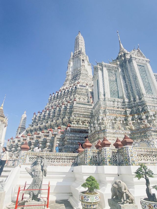 ทำบุญ ไหว้พระ | วัดอรุณราชวราราม | กรุงเทพมหานคร