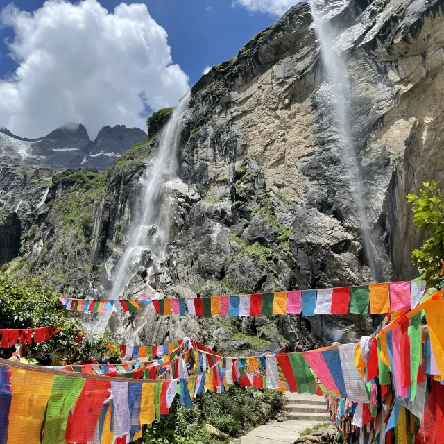 Outdoor trek at sacred Tibetan site 