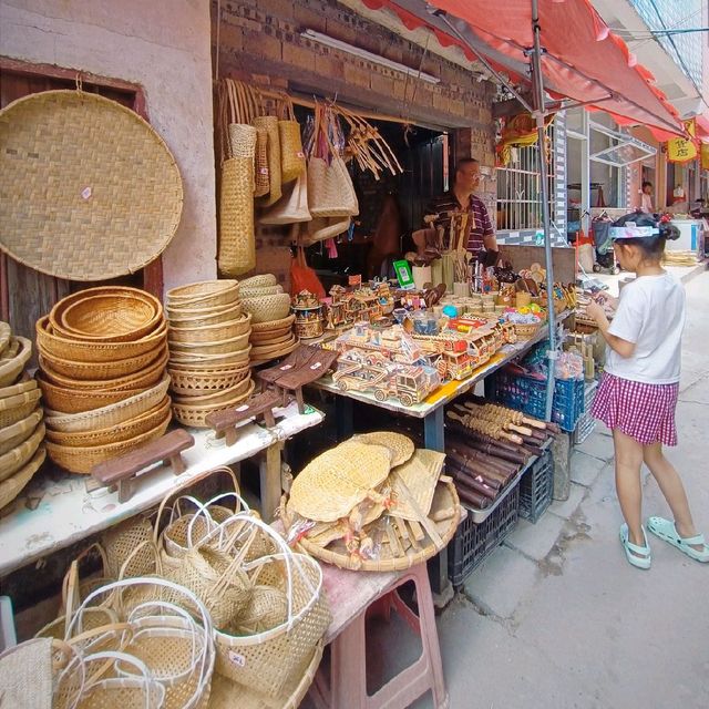 Xitou village market