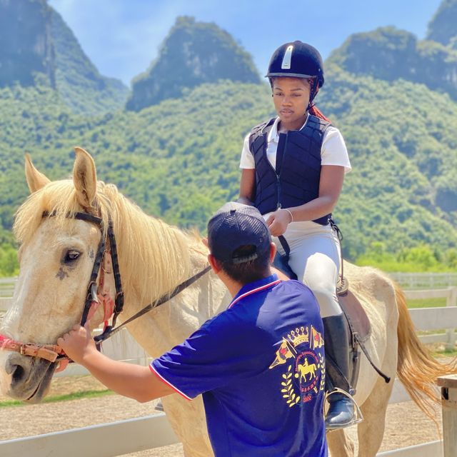 THINGS TO DO IN YANGSHUO ( HORSE RIDING)