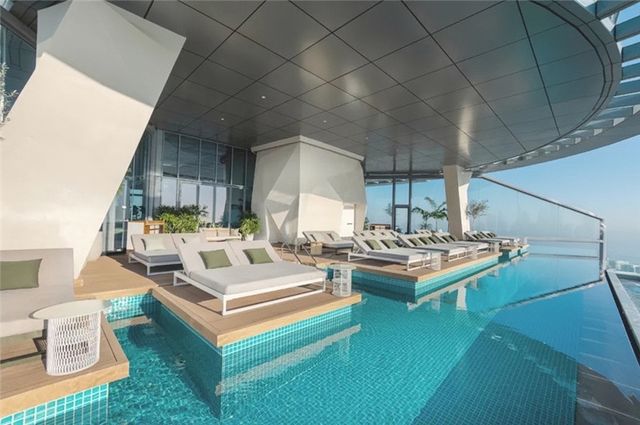 Dubai Palm Tower AURA SKYPOOL Resort Hotel Design Appreciation