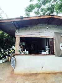 Drip Rim Lay Cafe มินิมอลริมชายหาดหัวหิน