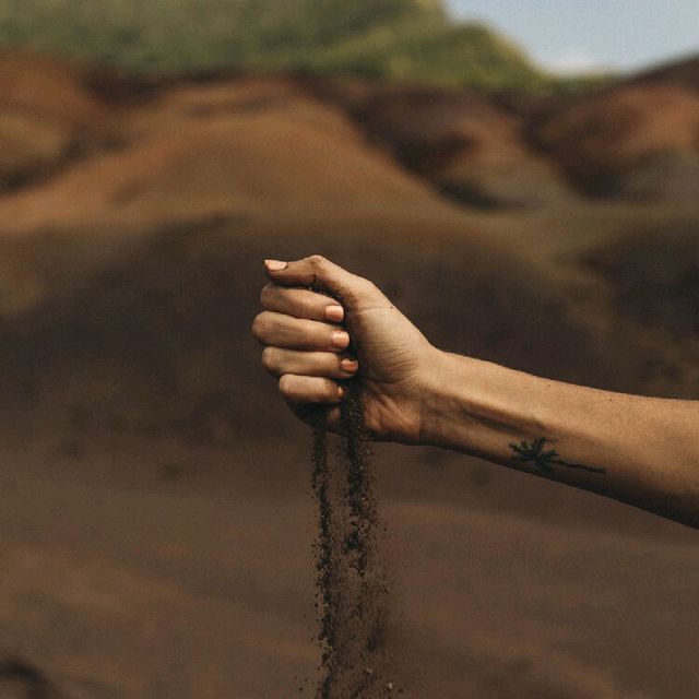 SEVEN COLORED EARTH
