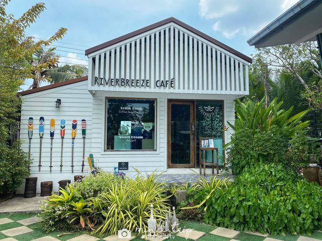 RiverBreeze Cafe : Cafe|Bar|Rive