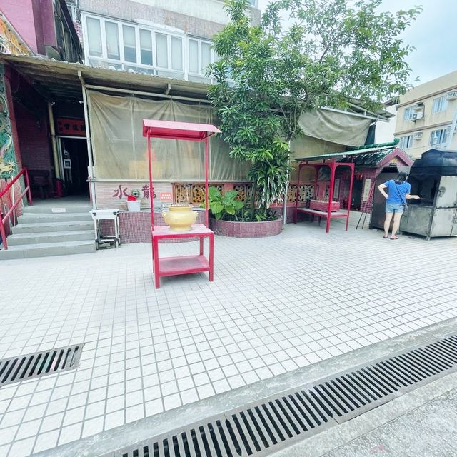 坪洲東灣沙灘及龍母廟