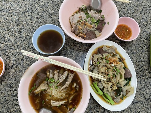 ก๋วยเตี๋ยวเป็ดร้านดังย่านพระราม4