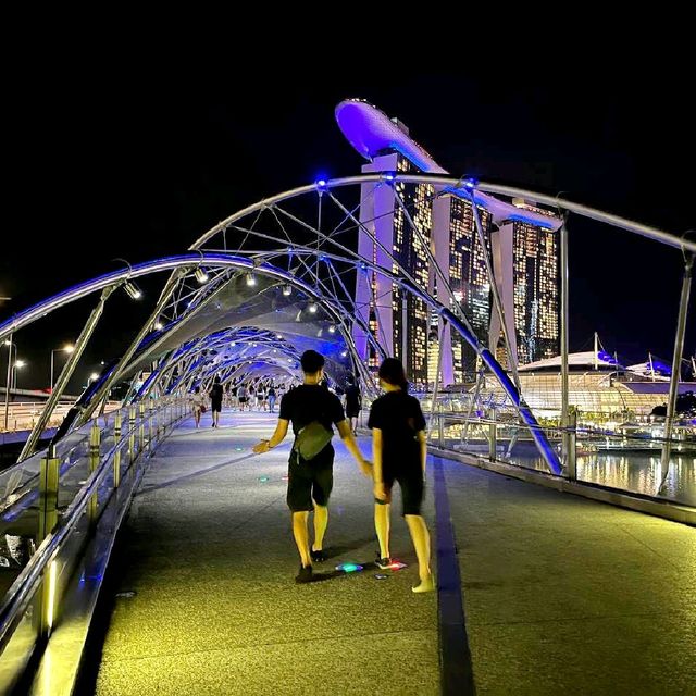 สะพานเฮลิกซ์ (Helix Bridge)

