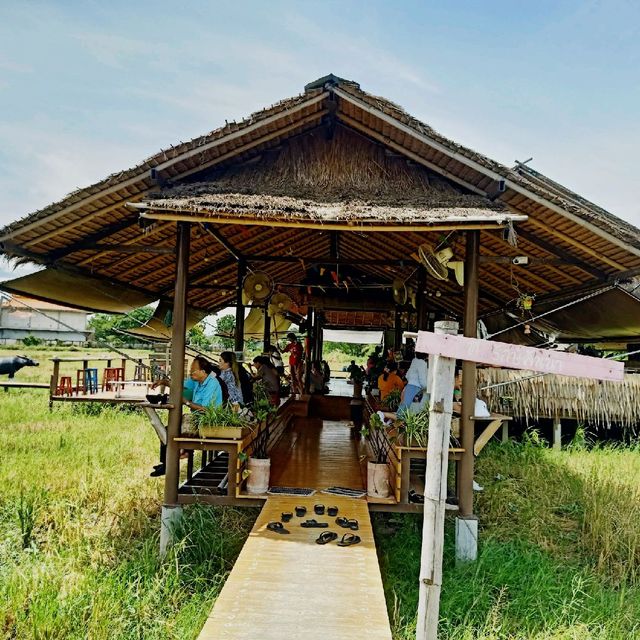 รักษ์คันนา คาเฟ่ที่มีก๋วยเตี๋ยวห้อยขา