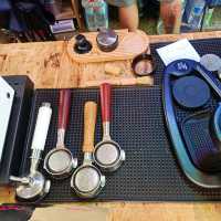 Slow bar ร้านขายเครื่องดื่มเล็กๆแต่เข้มข้นมาก