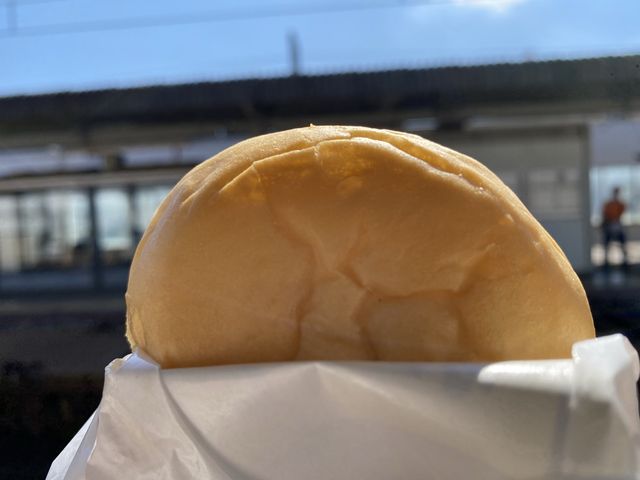 広島三原駅『みはらプリン』の『プリンなくりーむパン』