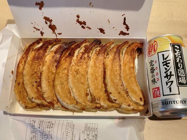 【東京飯】かなりボリューミーな餃子をテイクアウト