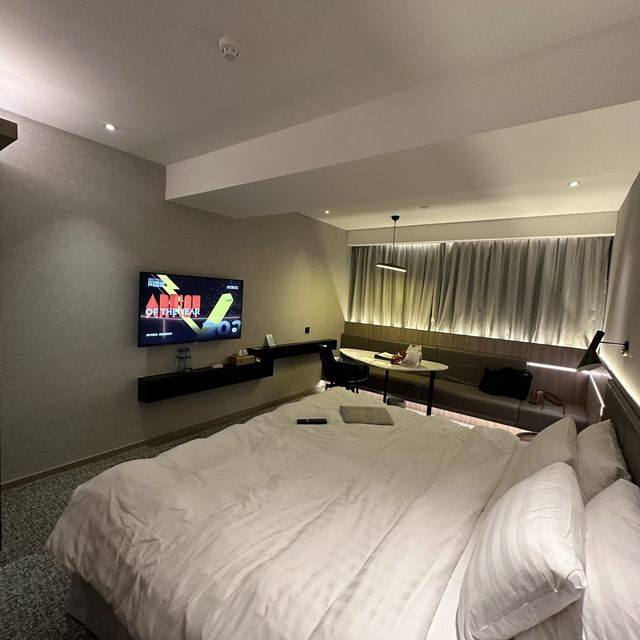 人均2xx 平價住油尖旺酒店 有得睇netflix