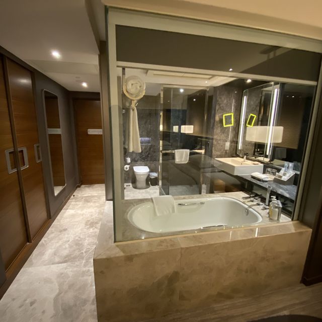 Royal Plaza Hotel. 帝京酒店