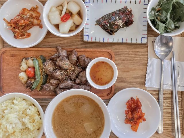 상수와 홍대 사이, 분위기 좋은 한식 밥집✨경주식당💛