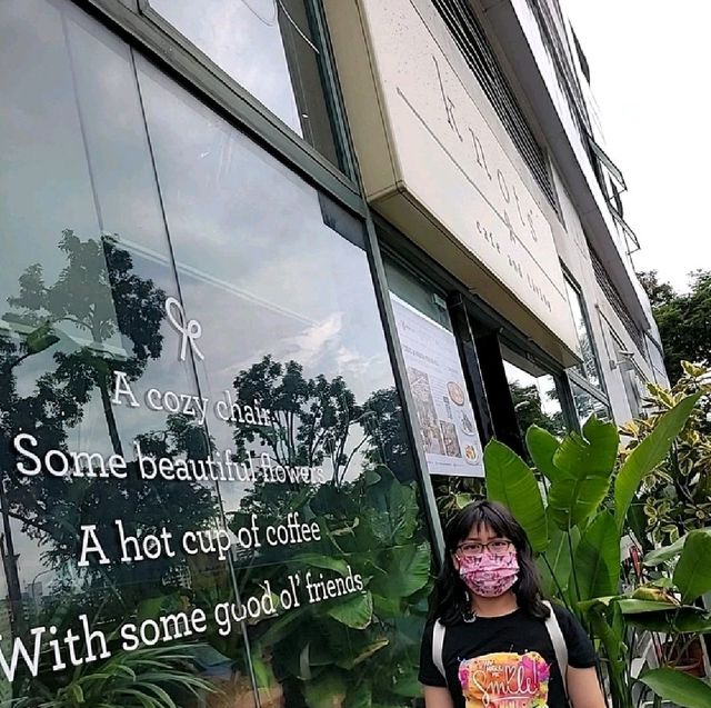 Knots Cafe & Living - Natrual dining