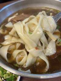 ［台北/西門町］ 老山東牛肉麵🐮｜必比登推薦美食 牛肉超軟嫩 水餃比牛肉麵更搶眼?!😱 